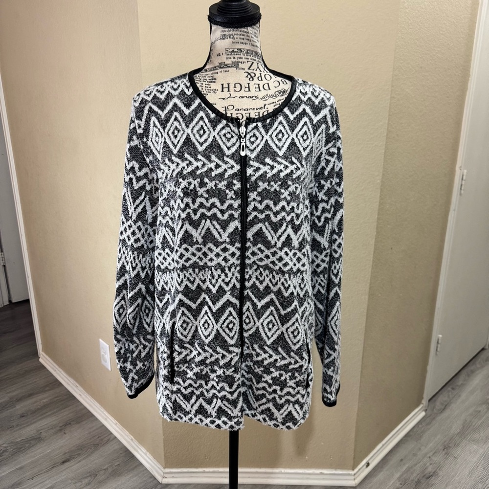 Rebecca Malone Aztec black‎ & white cardigan size XL